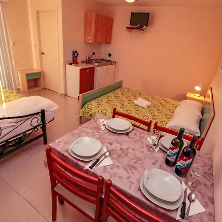 Perunika Apartment *