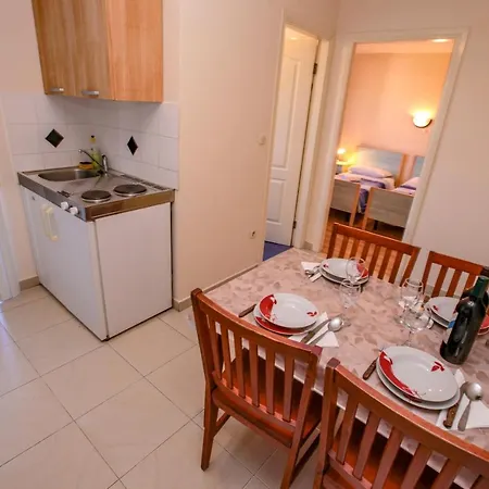 Apartment Perunika *