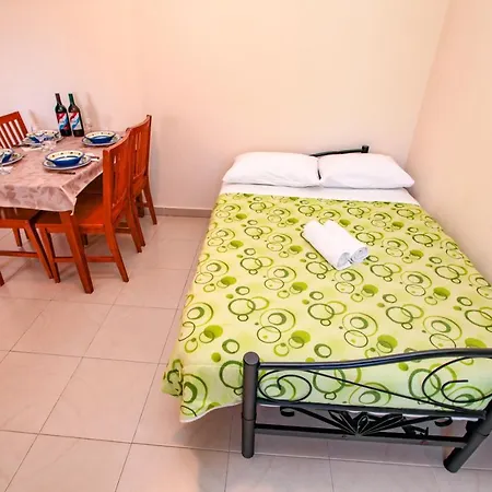 Apartment Perunika *