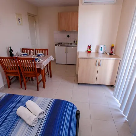 Apartment Perunika *