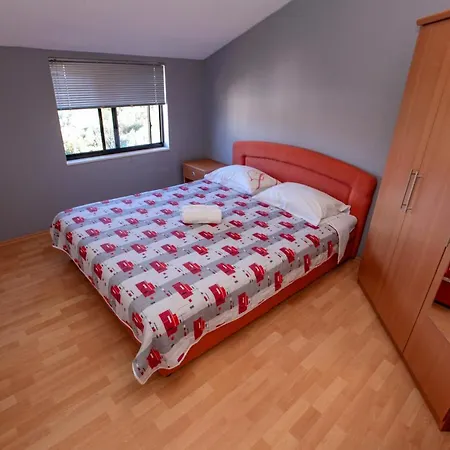 Perunika Apartment *