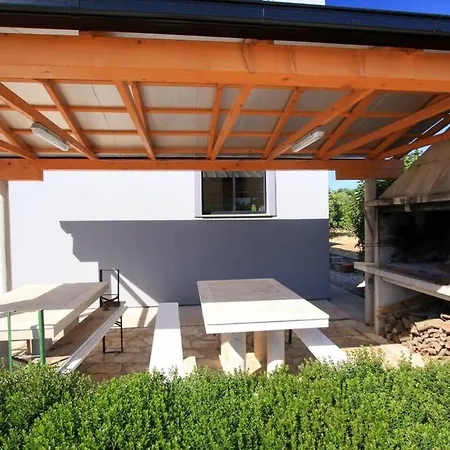 Perunika Apartment Sukošan