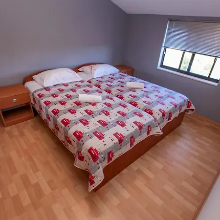 Perunika Apartman *