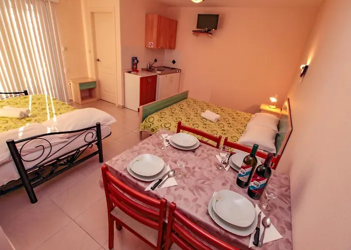 Perunika Apartamento *