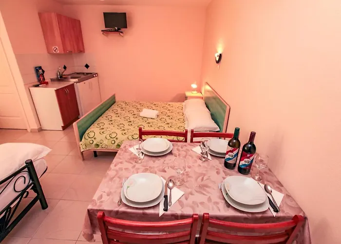 Perunika Apartamento *