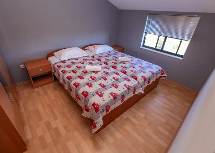 Perunika Apartamento *
